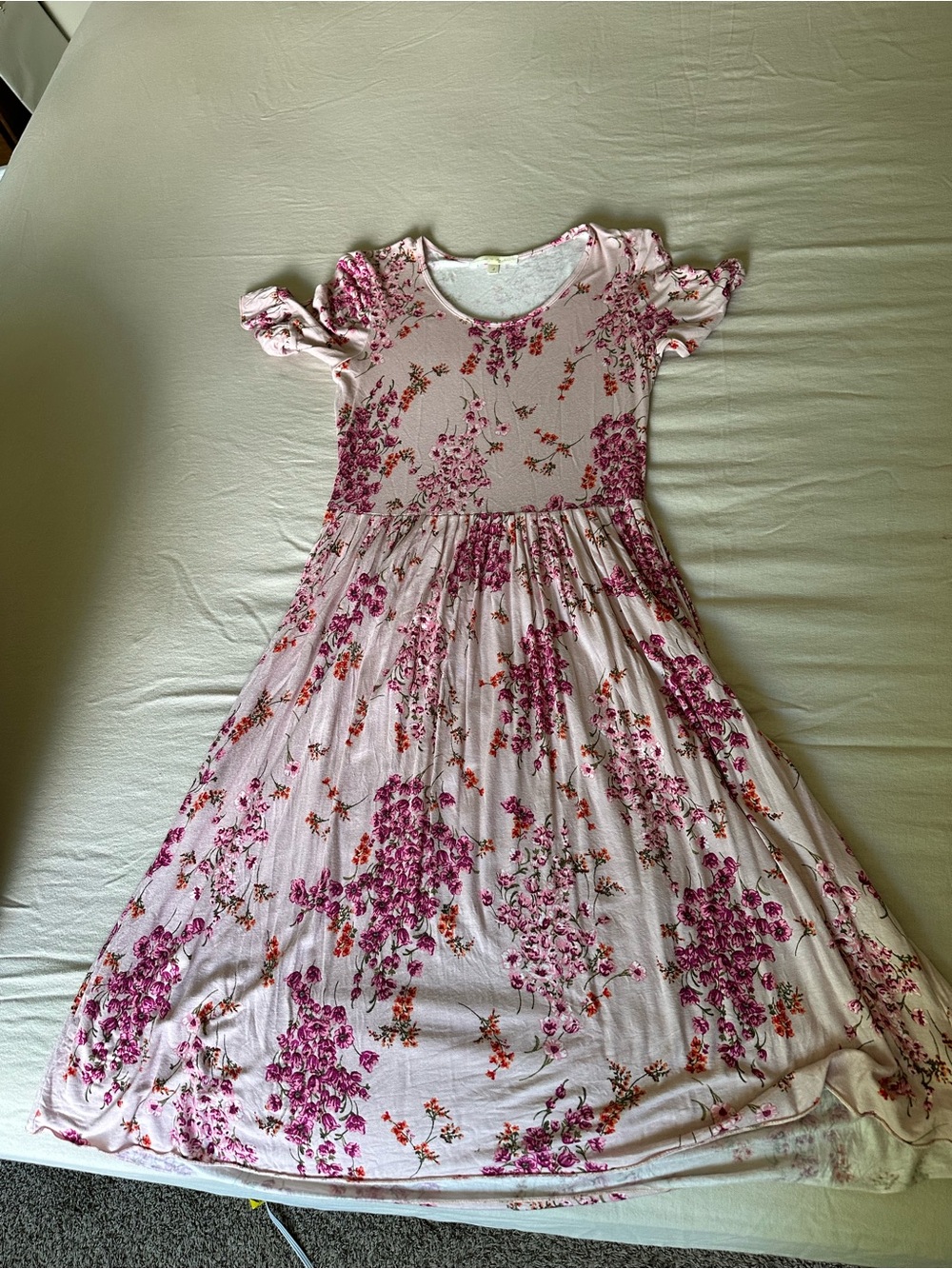 Light Pink Floral Puff-Sleeve Mini Dress
